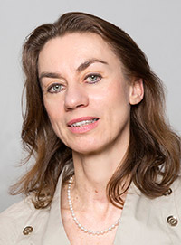 Dr. Stefanie Auer